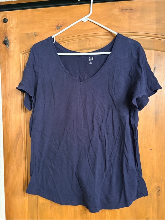 GAP Tops - GAP Women's Dark Navy V-Neck Short Sleeve Tee